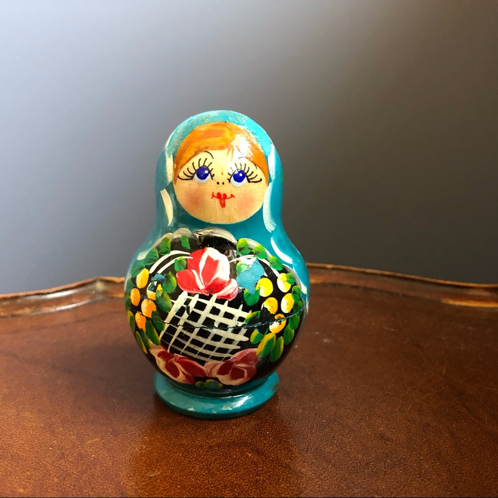 Matryoska Russian Nesting Dolls - Picture 2 of 14